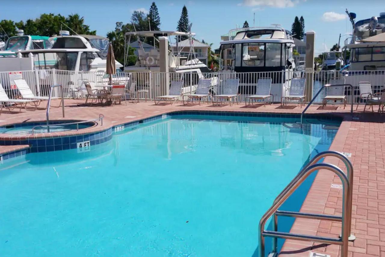 Bay Front Oasis Apartment St. Pete Beach Exterior photo